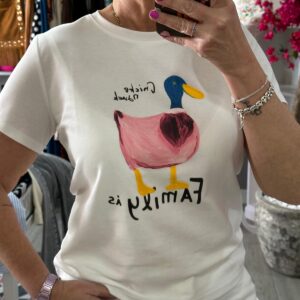 Camiseta blanca con ilustración de pato y colores pastel T:U