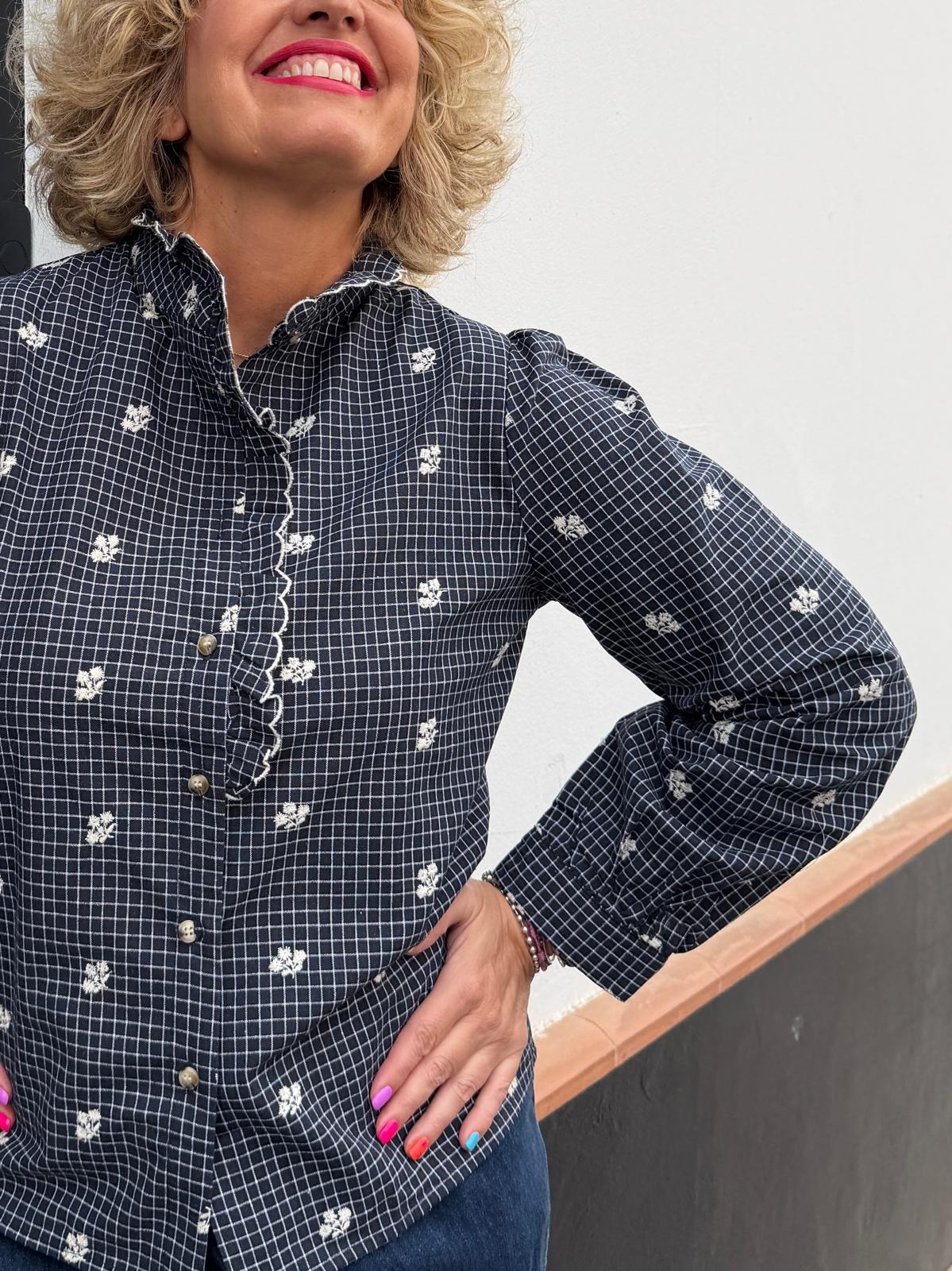Blusa Cuadros Vintage Bordada - Imagen 3